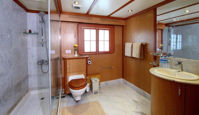 Pandaw MY Andaman Explorer Accommodation 8.jpg